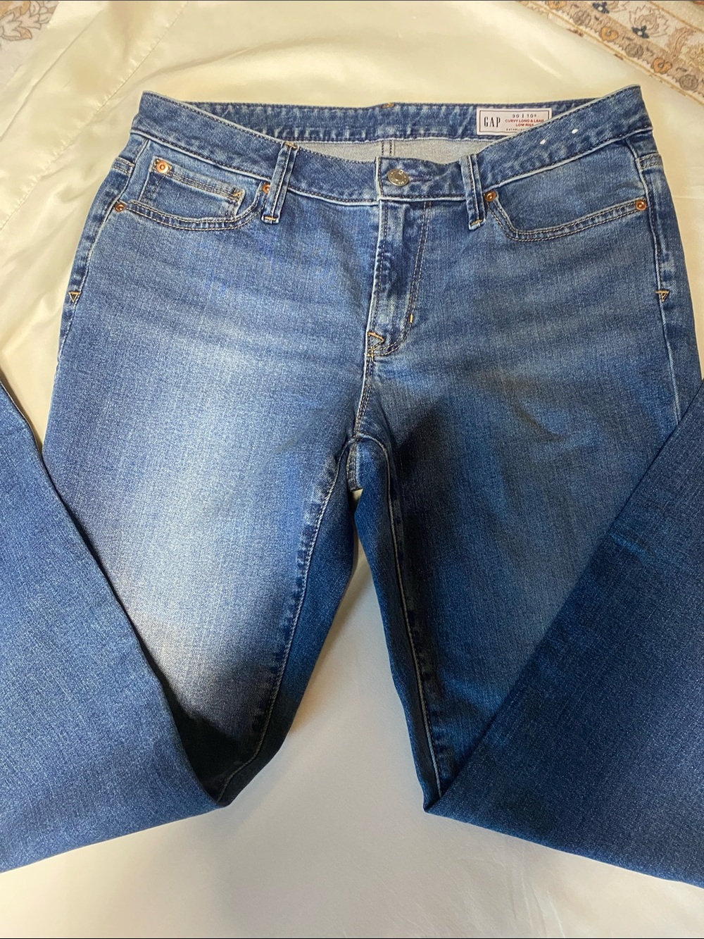 GAP Women's Long and Lean Indigo Blue boot cut Jeans size 30/ 10s